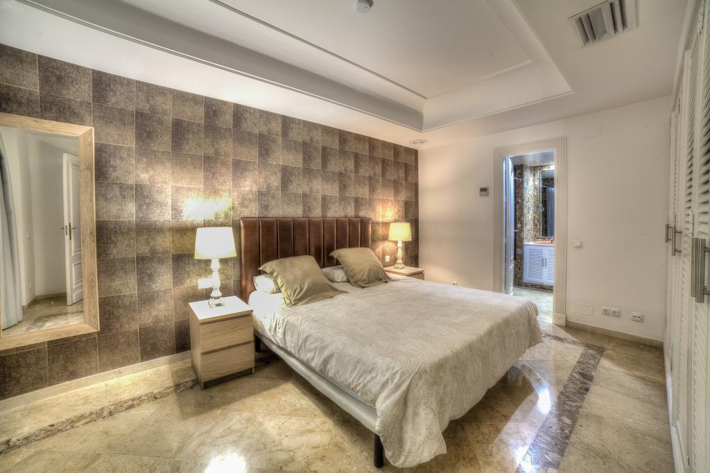 Banus Beach Aparthotel 4*