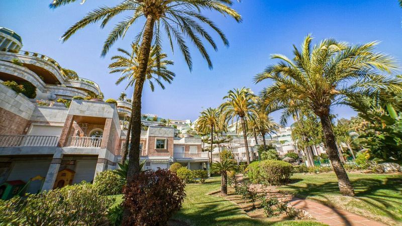 Banus Beach Apartahotel